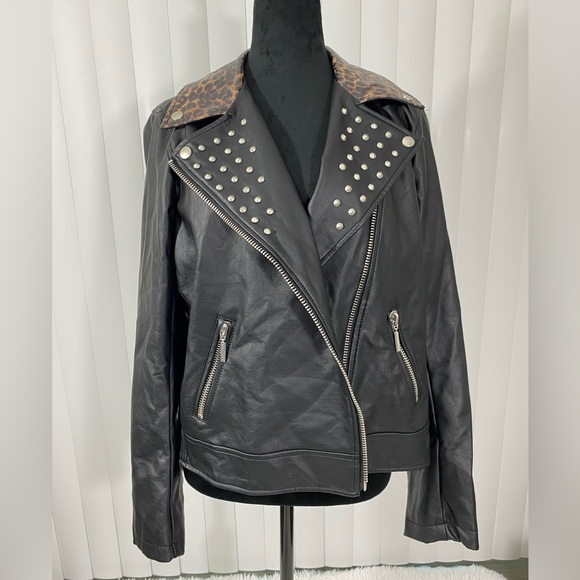 TORRID x BETSEY JOHNSON Leopard Trim Studded Faux Leather Jacket Black Size 1X - Picture 2 of 16